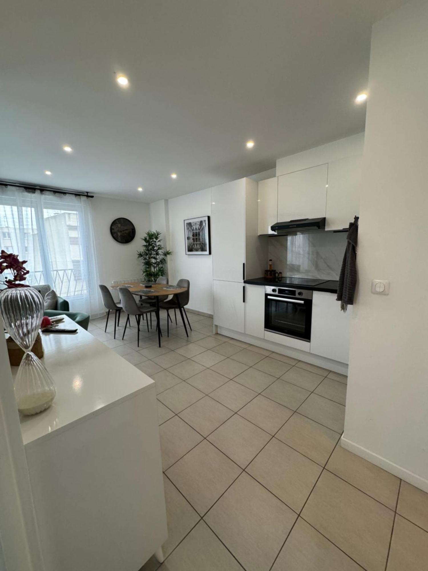 Appartement 2 Chambre Drancy Esterno foto